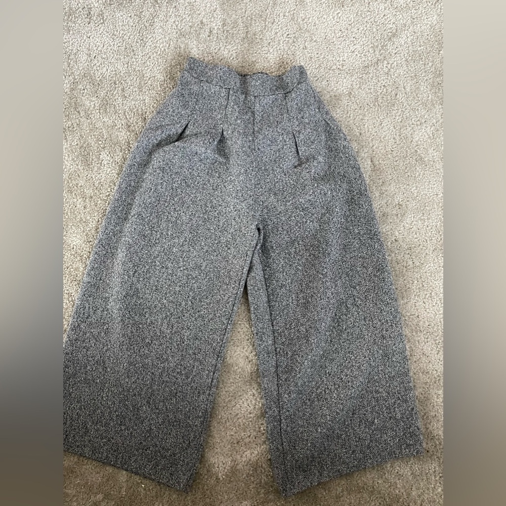 Korean brand cropped trousers